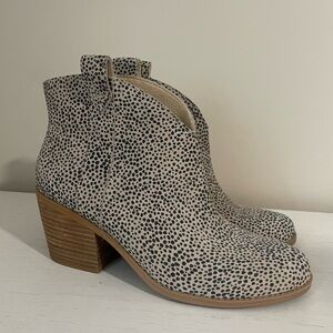 TOMS Speckled Black and Cream Ankle Booties